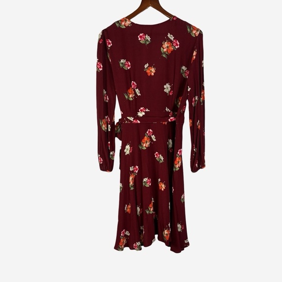 NWT ASTR The Label Lisandra Wrap Dress Size L Burgundy Floral Stitch Fix Midi - Picture 5 of 11